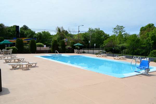 Pool - Quality Inn Raynham