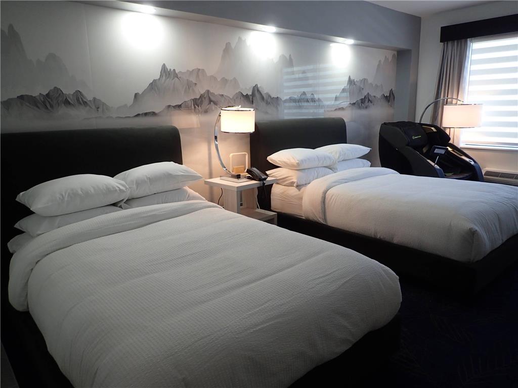 BLUE - A MODERN HOTEL AN ASCEND COL-guestroom-Guest Room,On-Site.jpg