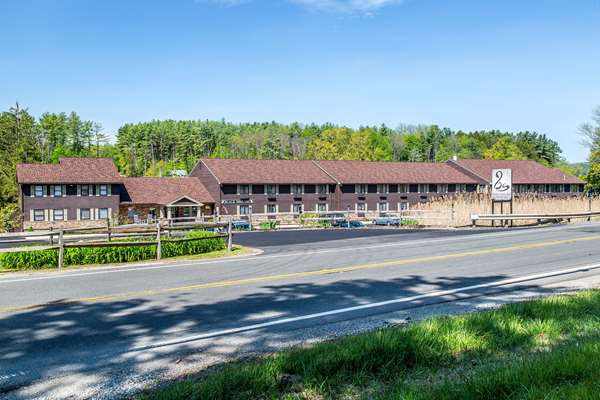 Exterior view - Black Swan Inn Lee