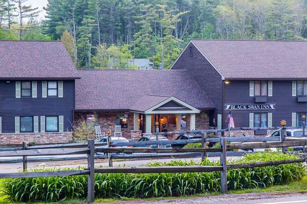 Exterior view - Black Swan Inn Lee