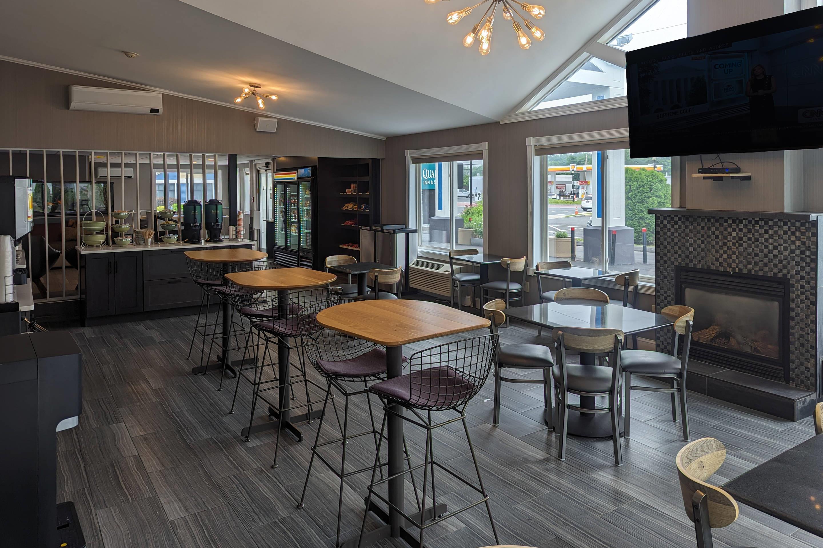 Breakfast area | Quality Inn & Suites Northampton - Amherst