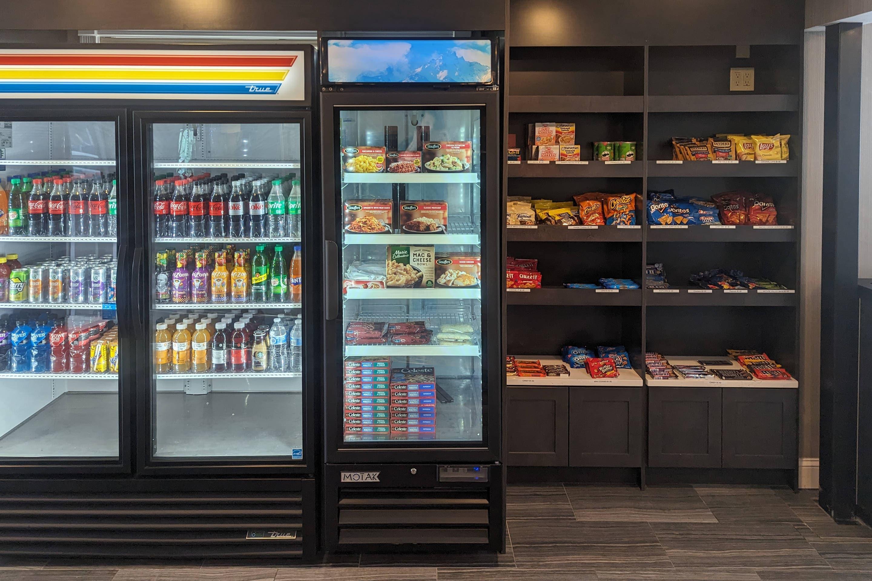 Hotel vending area | Quality Inn & Suites Northampton - Amherst