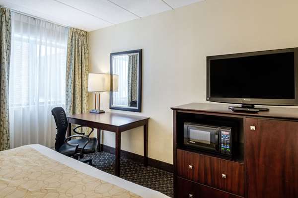  - Clarion Inn Seekonk - I-195, Exit 1