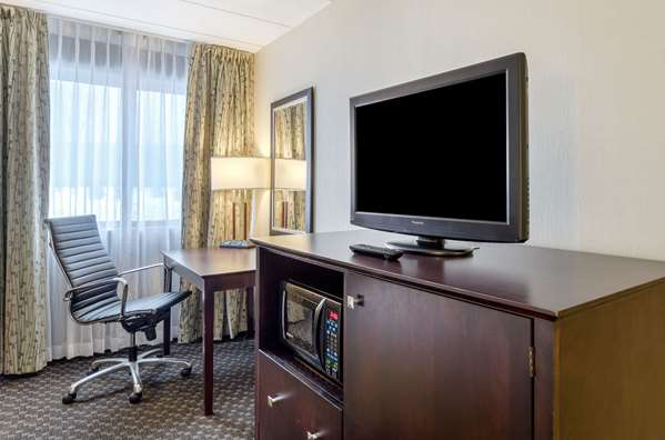  - Clarion Inn Seekonk - I-195, Exit 1