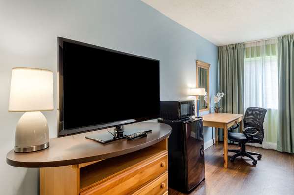 Suite - Clarion Inn Seekonk - I-195, Exit 1