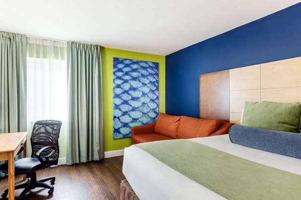 Suite - Clarion Inn Seekonk - I-195, Exit 1