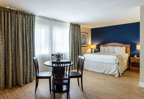 Suite - Clarion Inn Seekonk - I-195, Exit 1