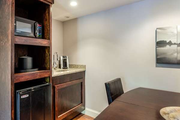 Suite - Clarion Inn Seekonk - I-195, Exit 1