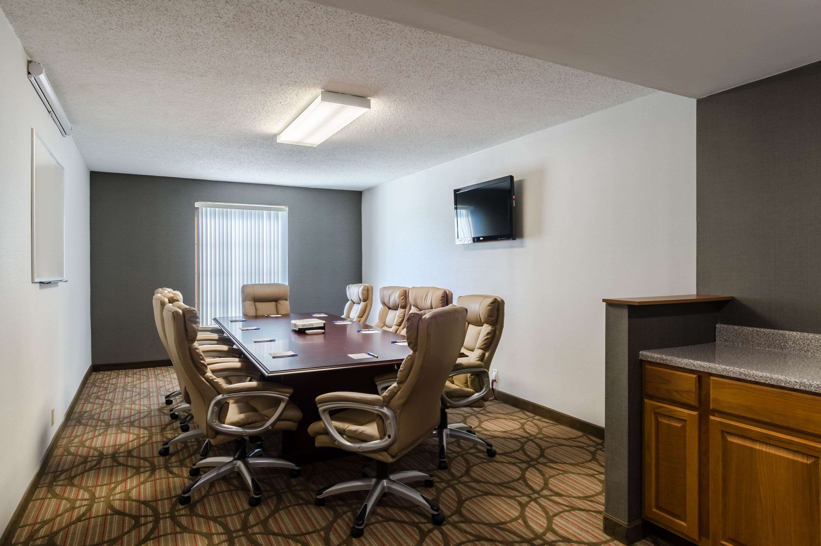 Meeting room | Comfort Inn Randolph - Boston