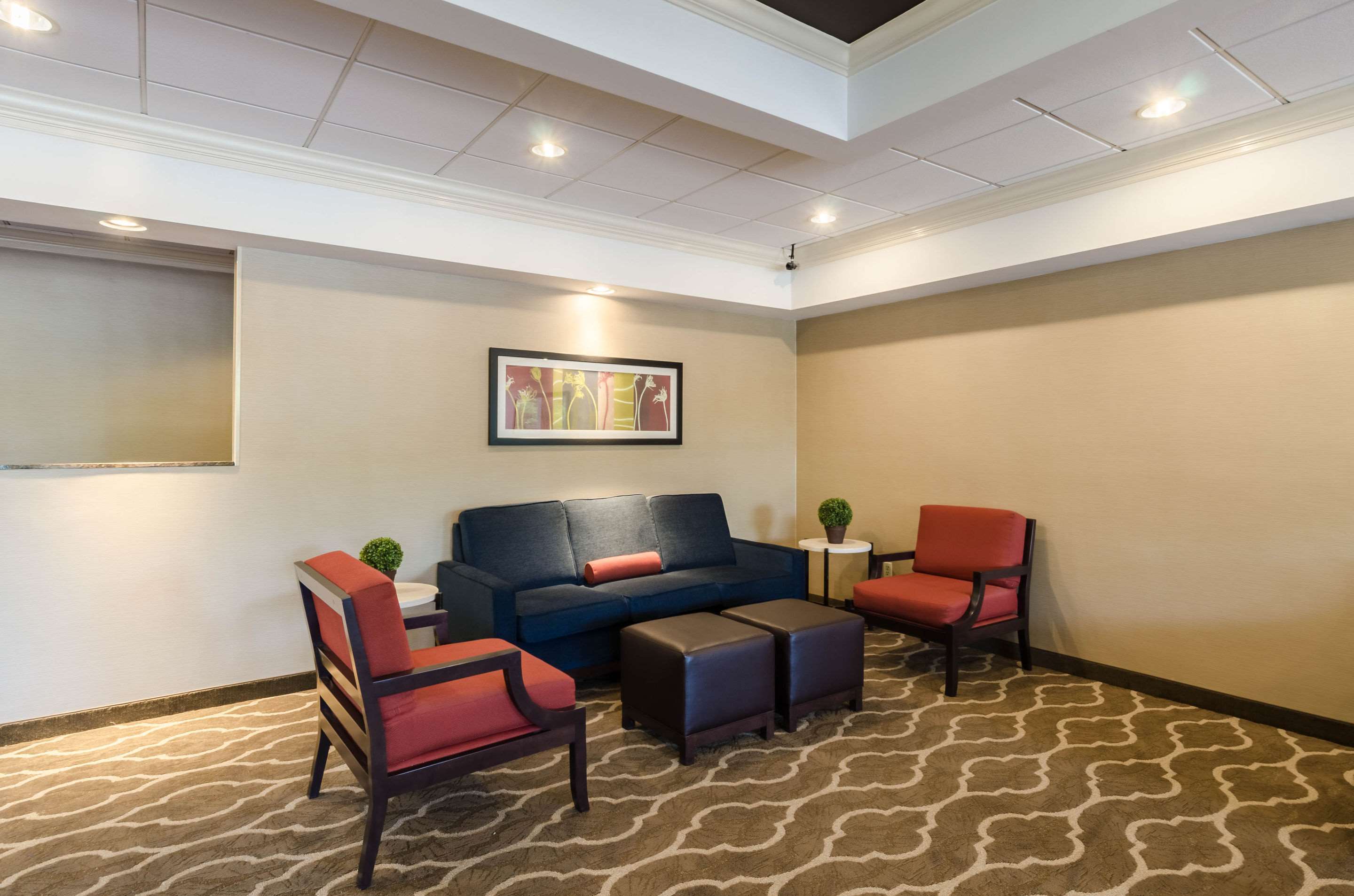 Hotel lobby | Comfort Inn Randolph - Boston