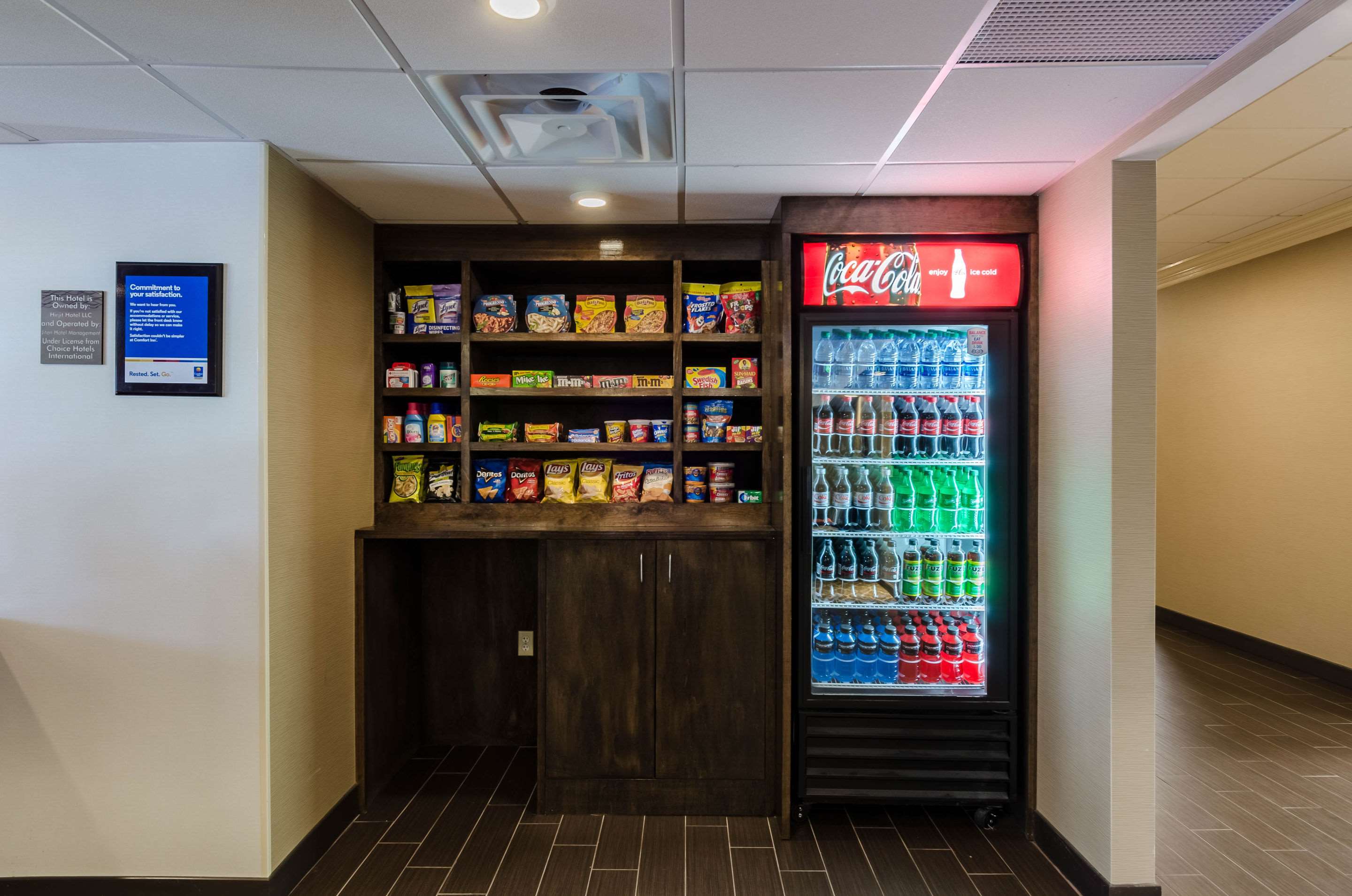 Hotel vending area | Comfort Inn Randolph - Boston