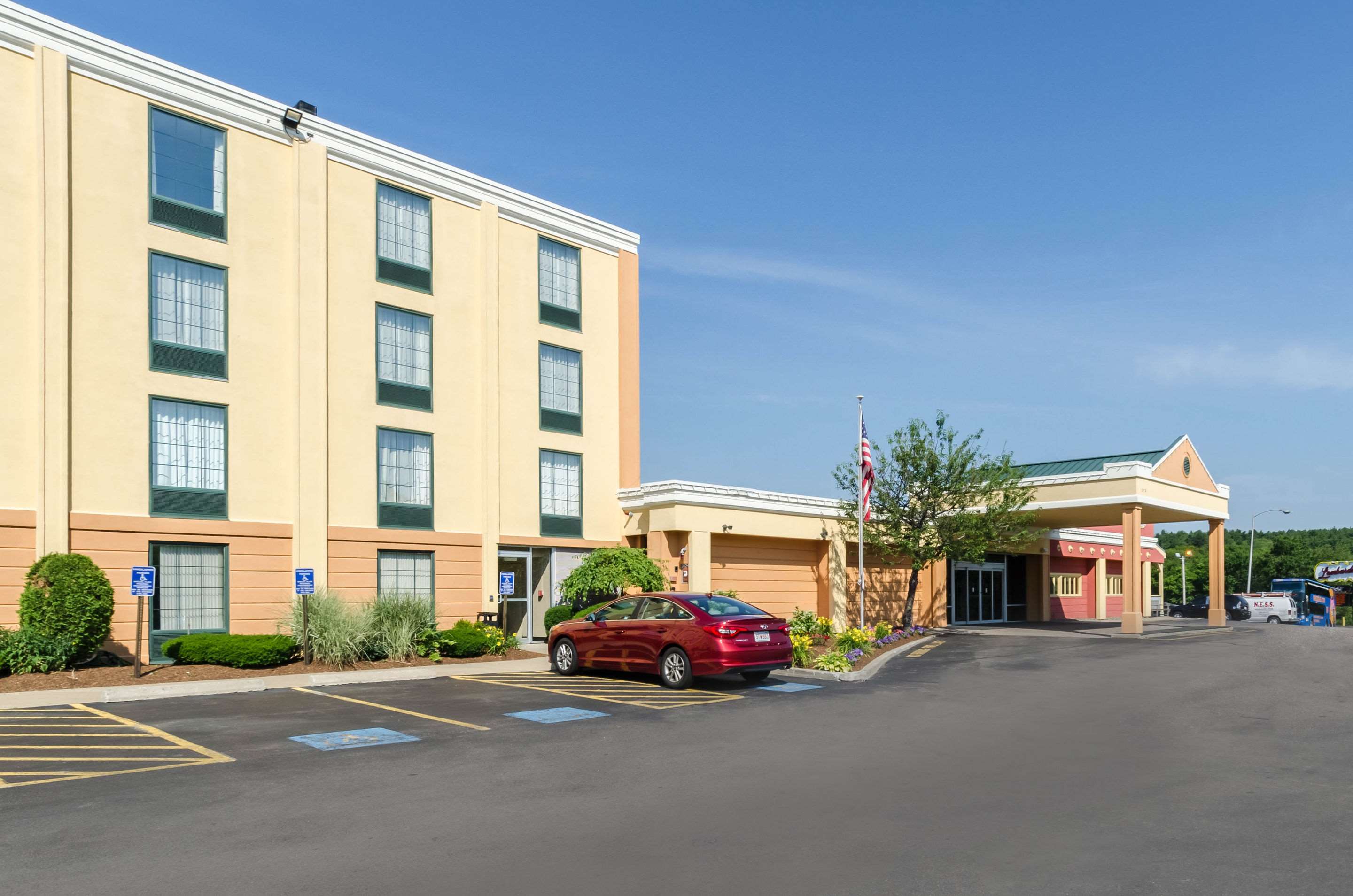 Hotel exterior | Comfort Inn Randolph - Boston