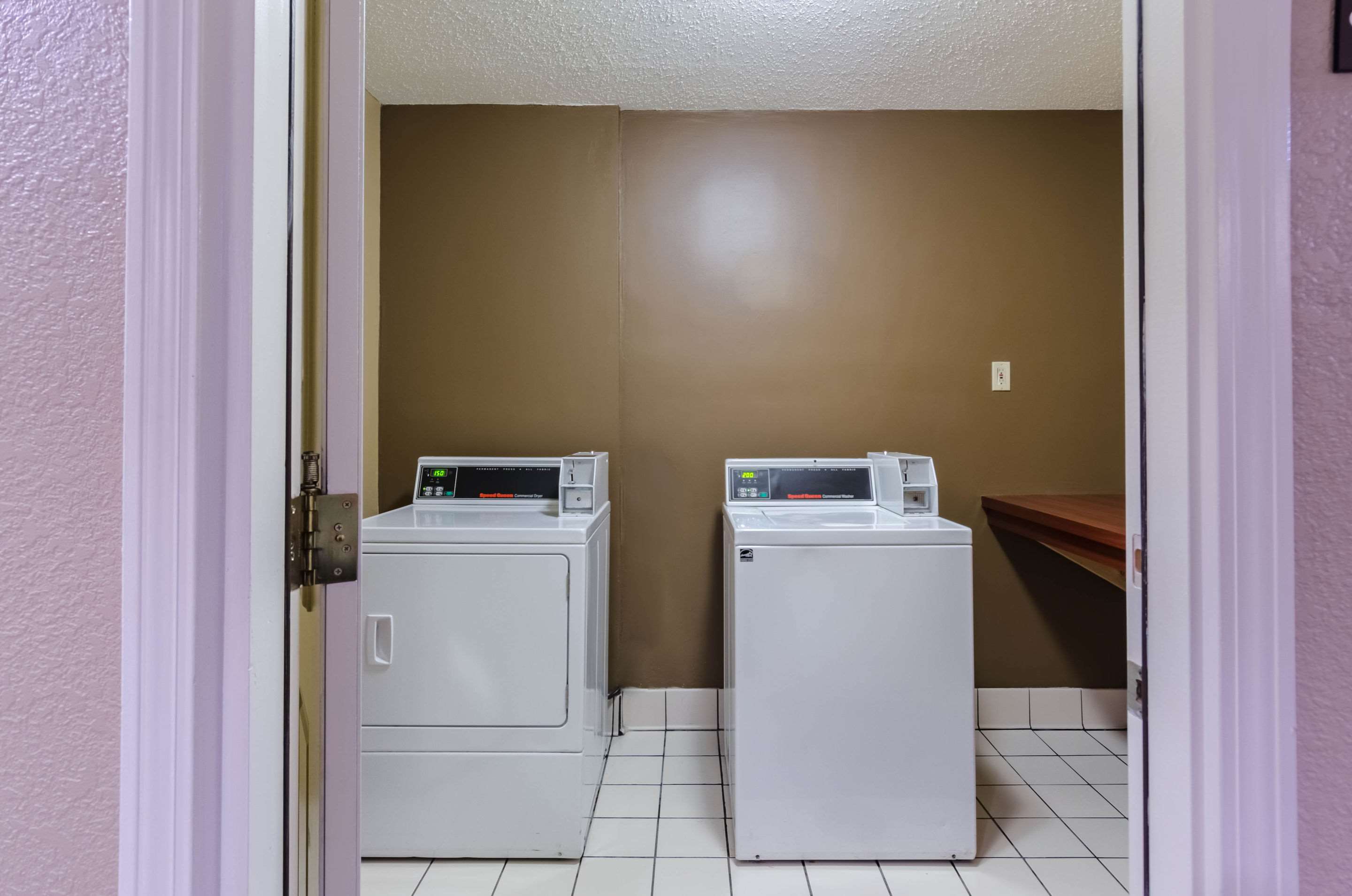 Guest laundry facilities | Comfort Inn Randolph - Boston