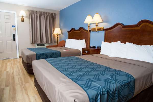  - Econo Lodge Sturbridge