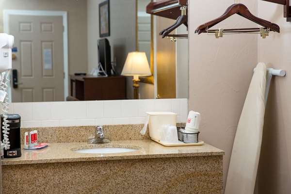  - Econo Lodge Sturbridge