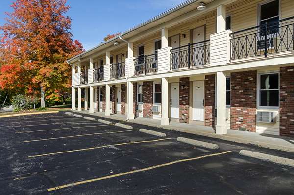 Exterior view - Econo Lodge Sturbridge