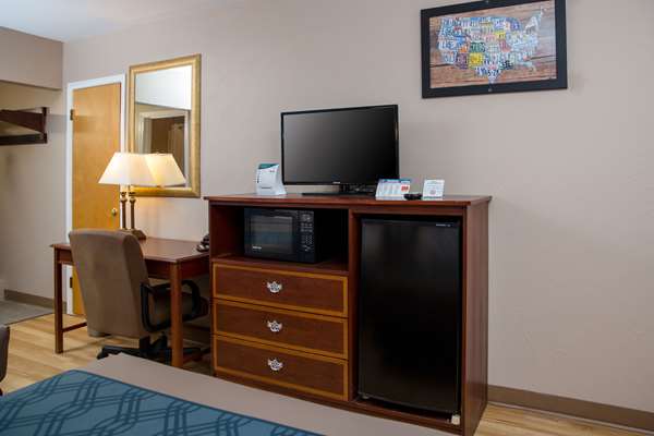  - Econo Lodge Sturbridge