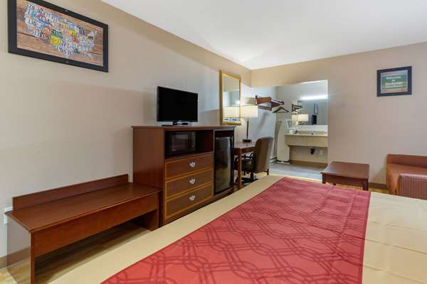  - Econo Lodge Sturbridge