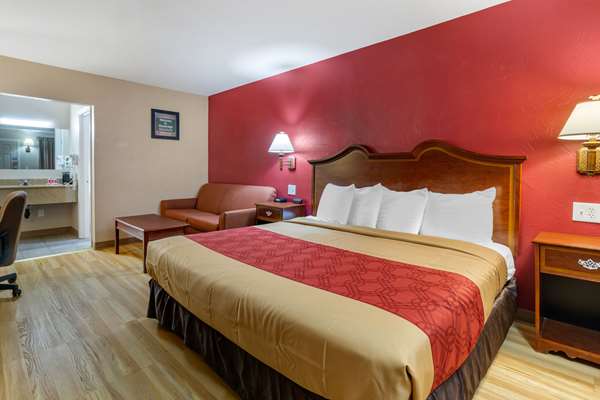  - Econo Lodge Sturbridge
