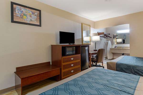  - Econo Lodge Sturbridge