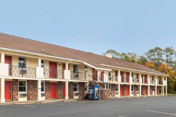 Exterior view - Econo Lodge Sturbridge