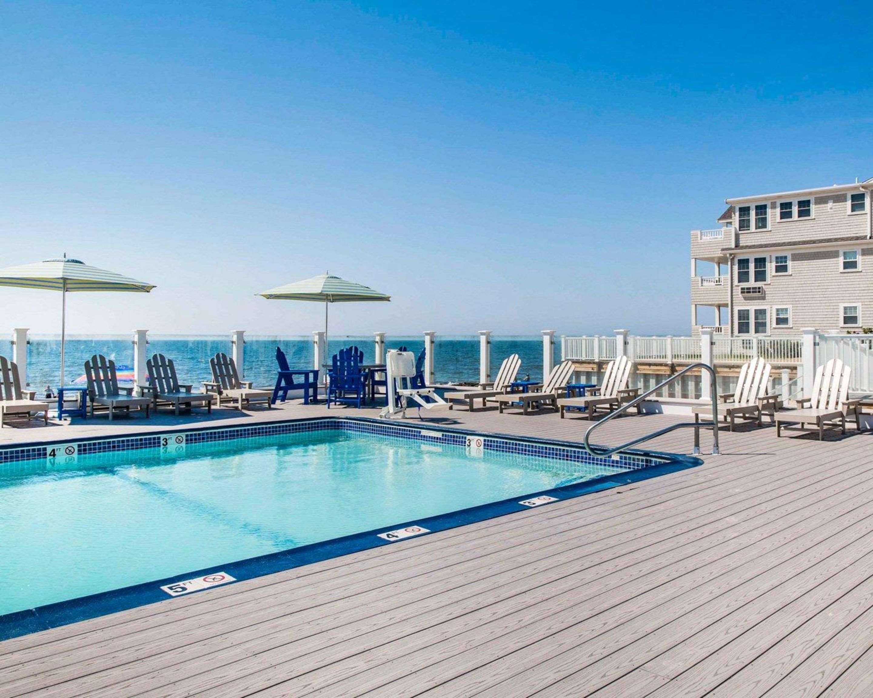 Outdoor pool with sundeck | Bluegreen Vacations The Soundings, Ascend Resort Collection