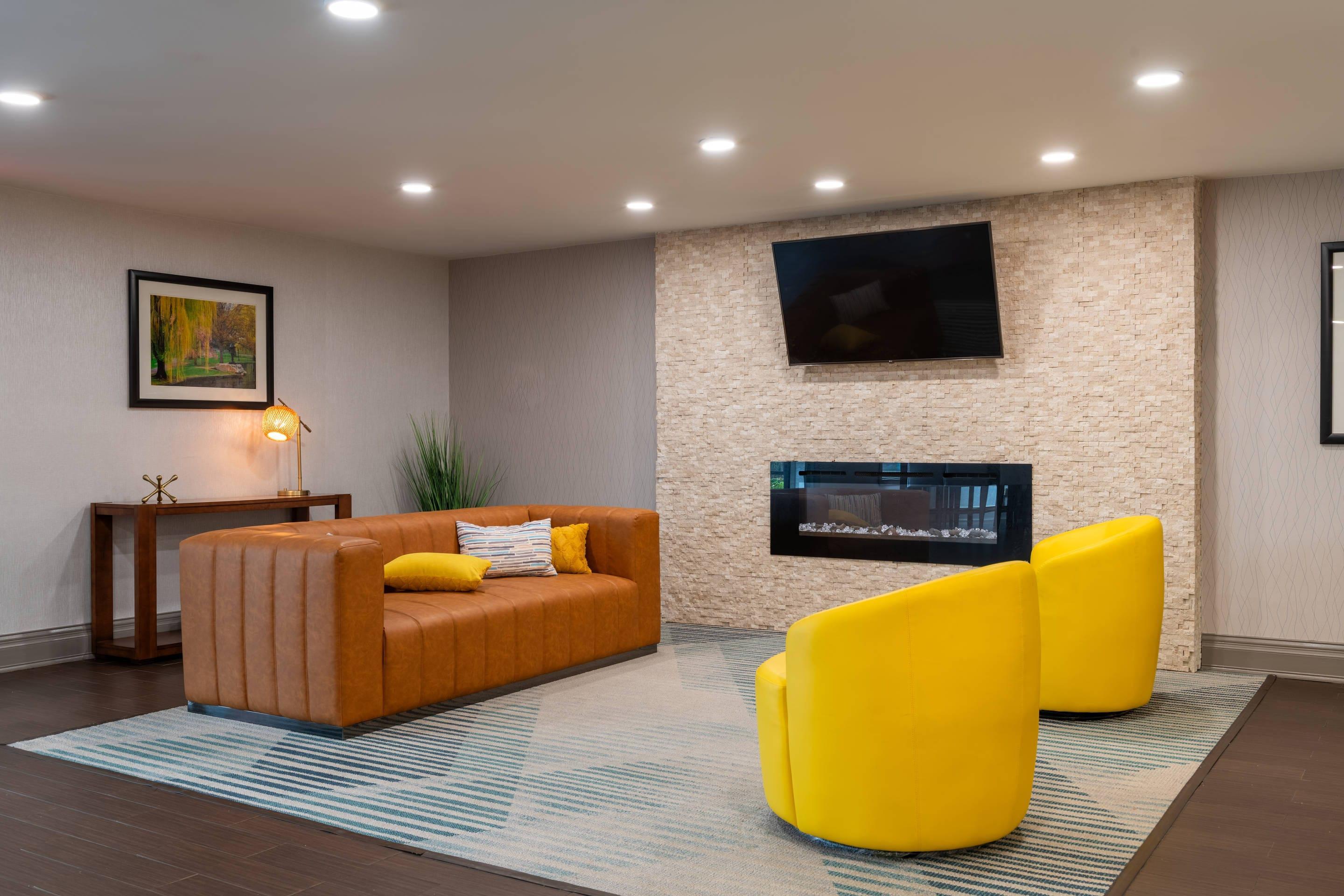 Lobby with sitting area | Comfort Inn Danvers - Boston North Shore