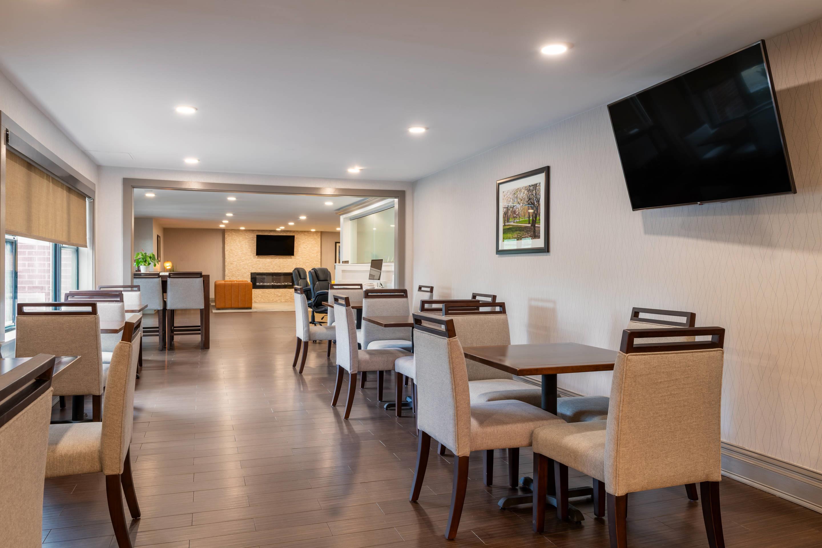 Breakfast area | Comfort Inn Danvers - Boston North Shore