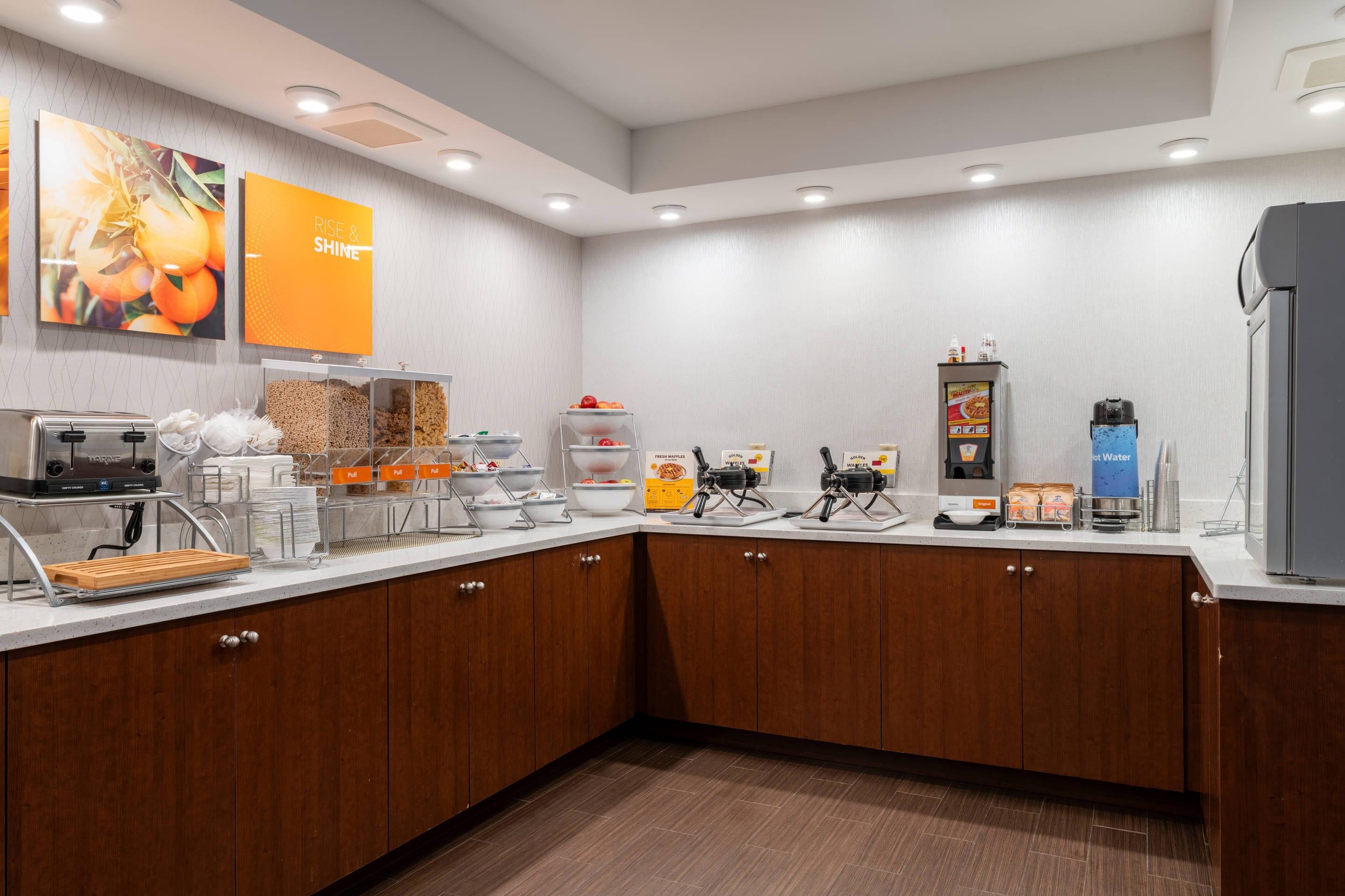 Breakfast area | Comfort Inn Danvers - Boston North Shore