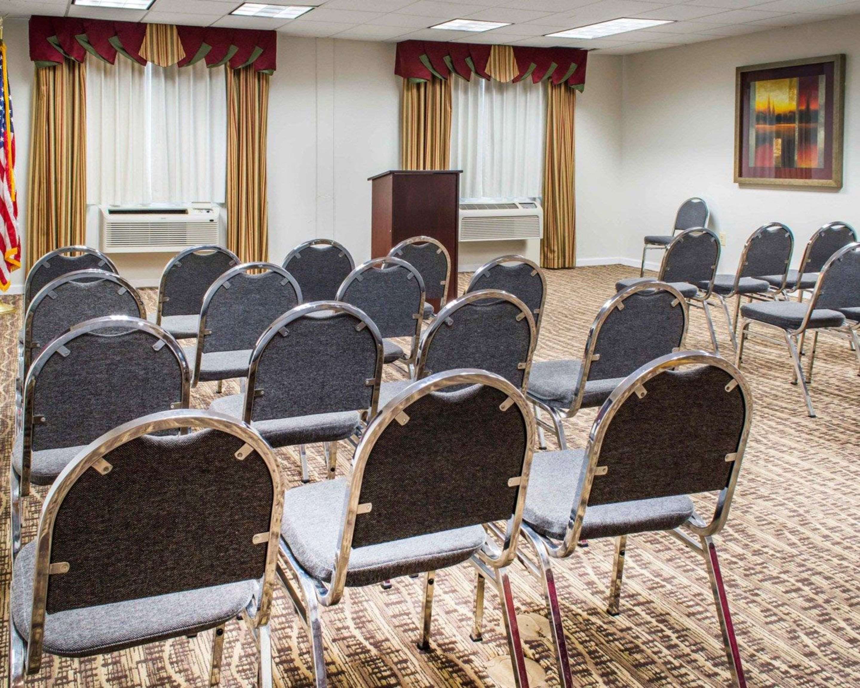 Meeting room | Comfort Suites Waldorf