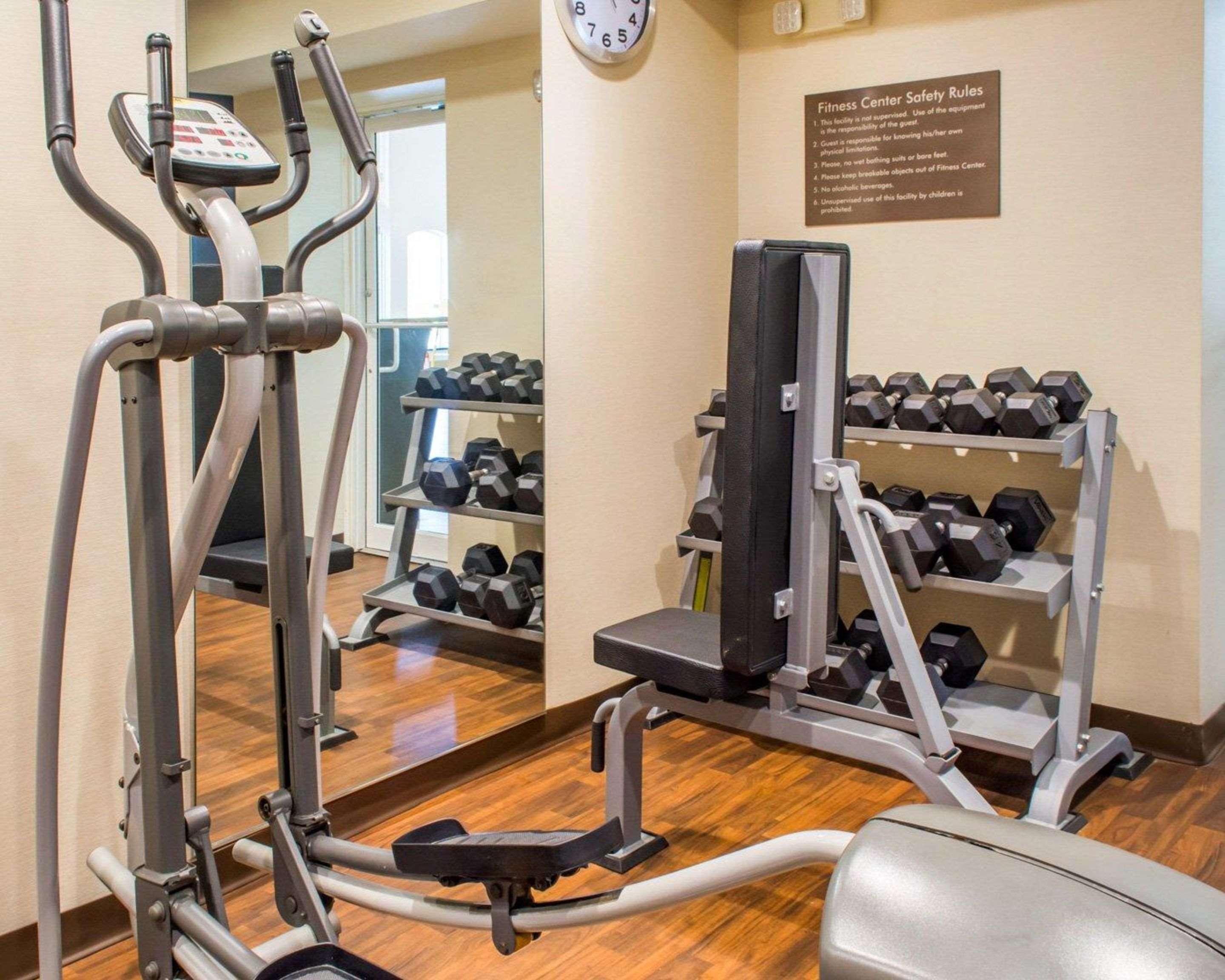 Fitness center | Comfort Suites Waldorf