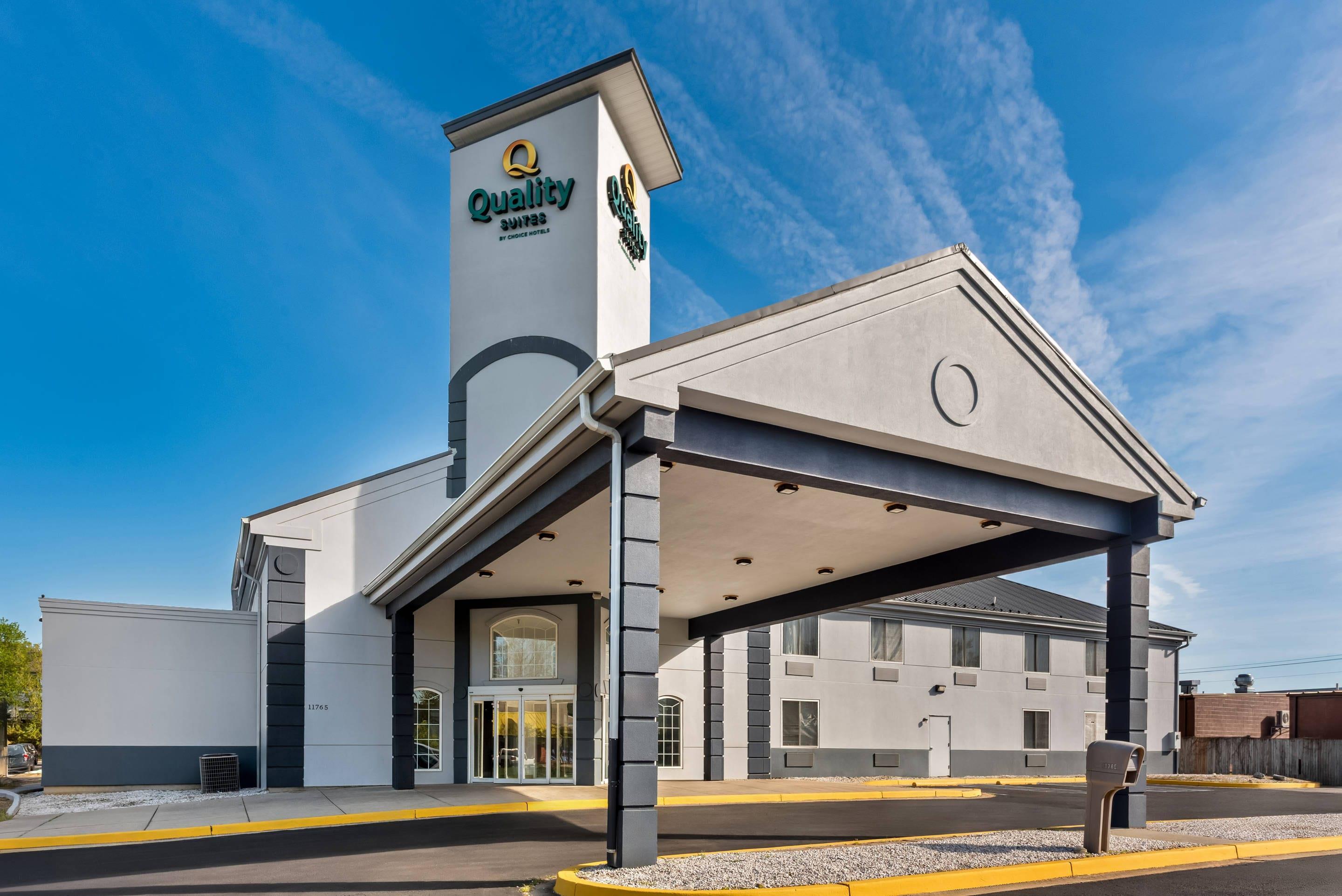 Hotel exterior | Comfort Suites Waldorf