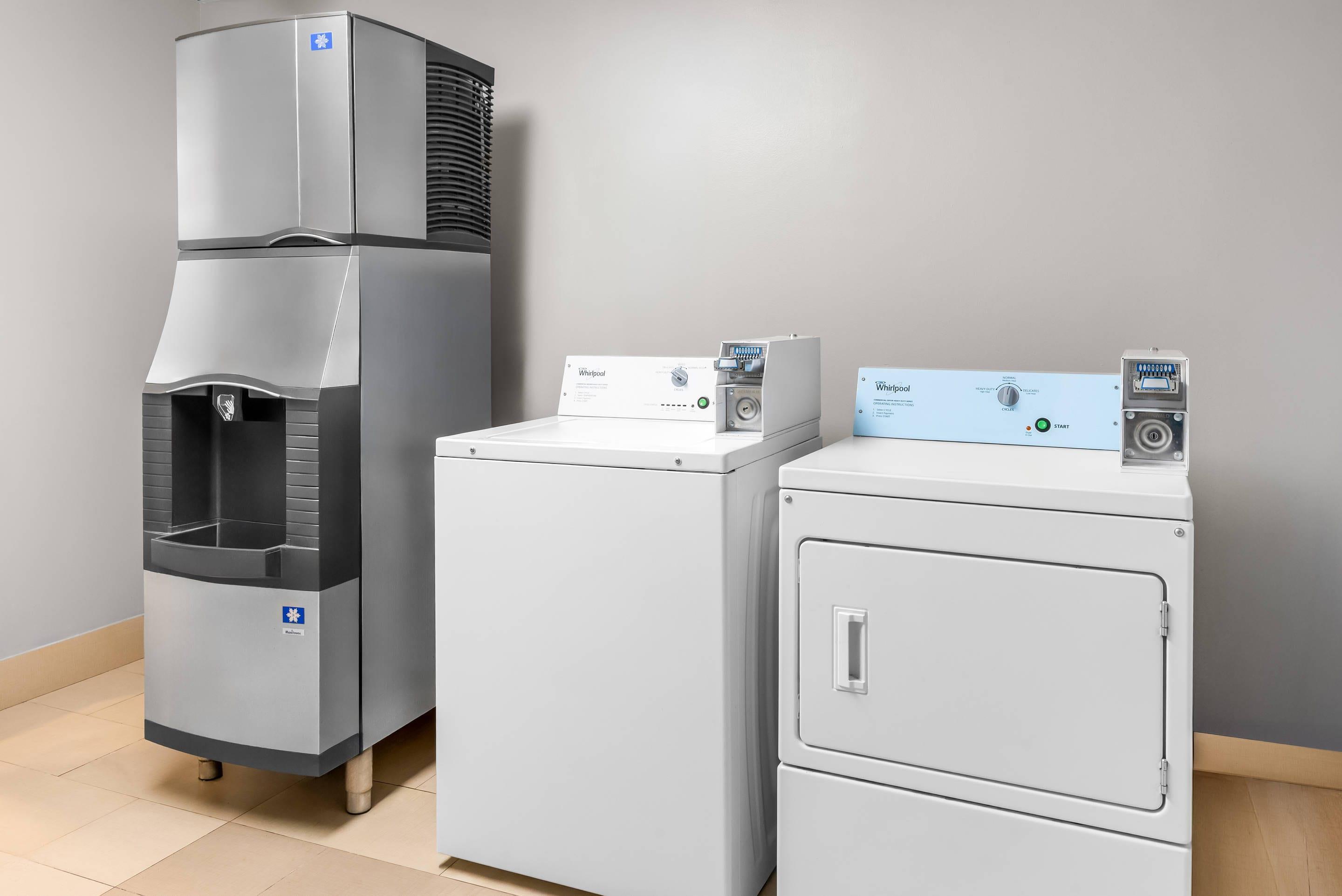 Guest laundry facilities | Comfort Suites Waldorf