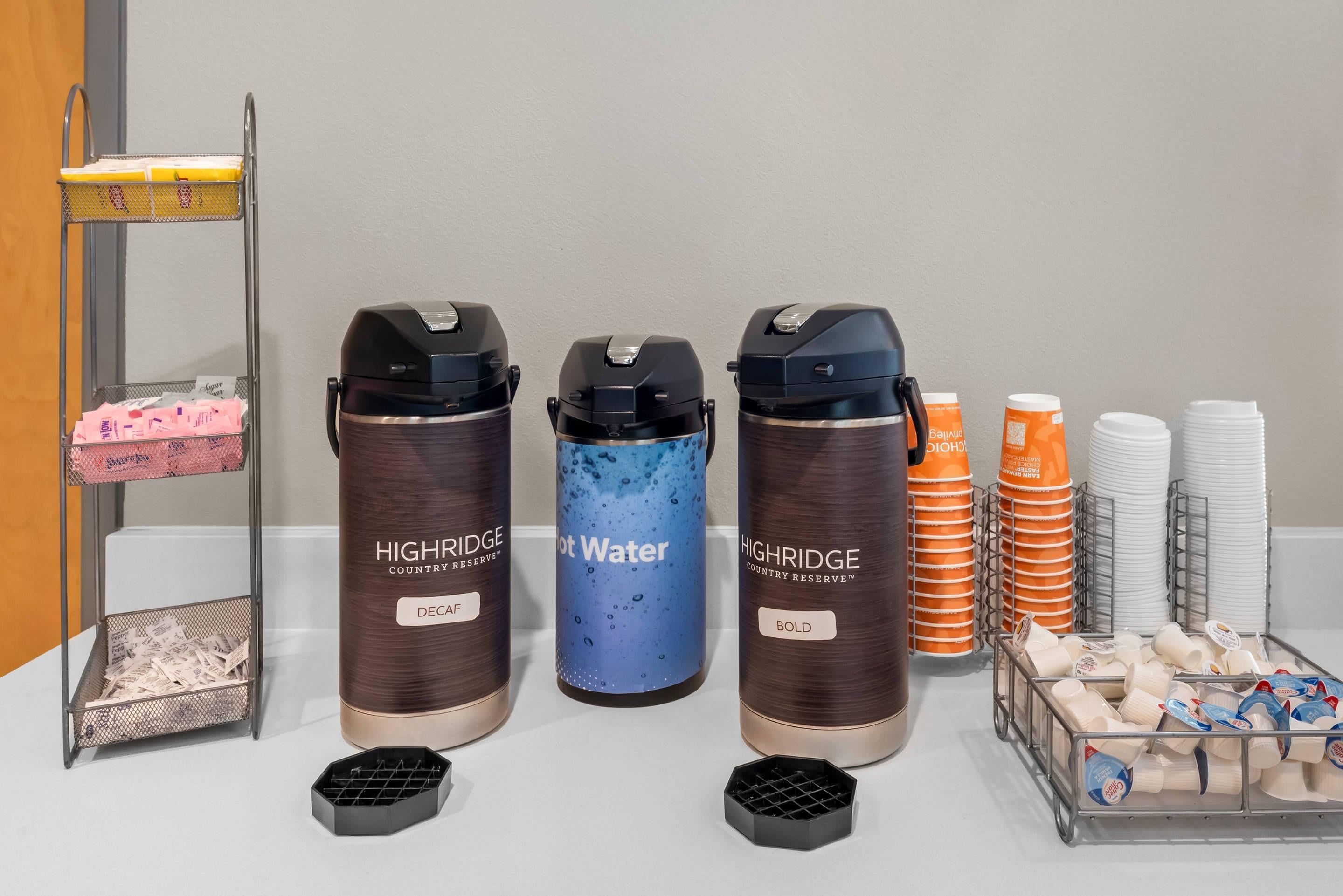 Breakfast counter | Comfort Suites Waldorf
