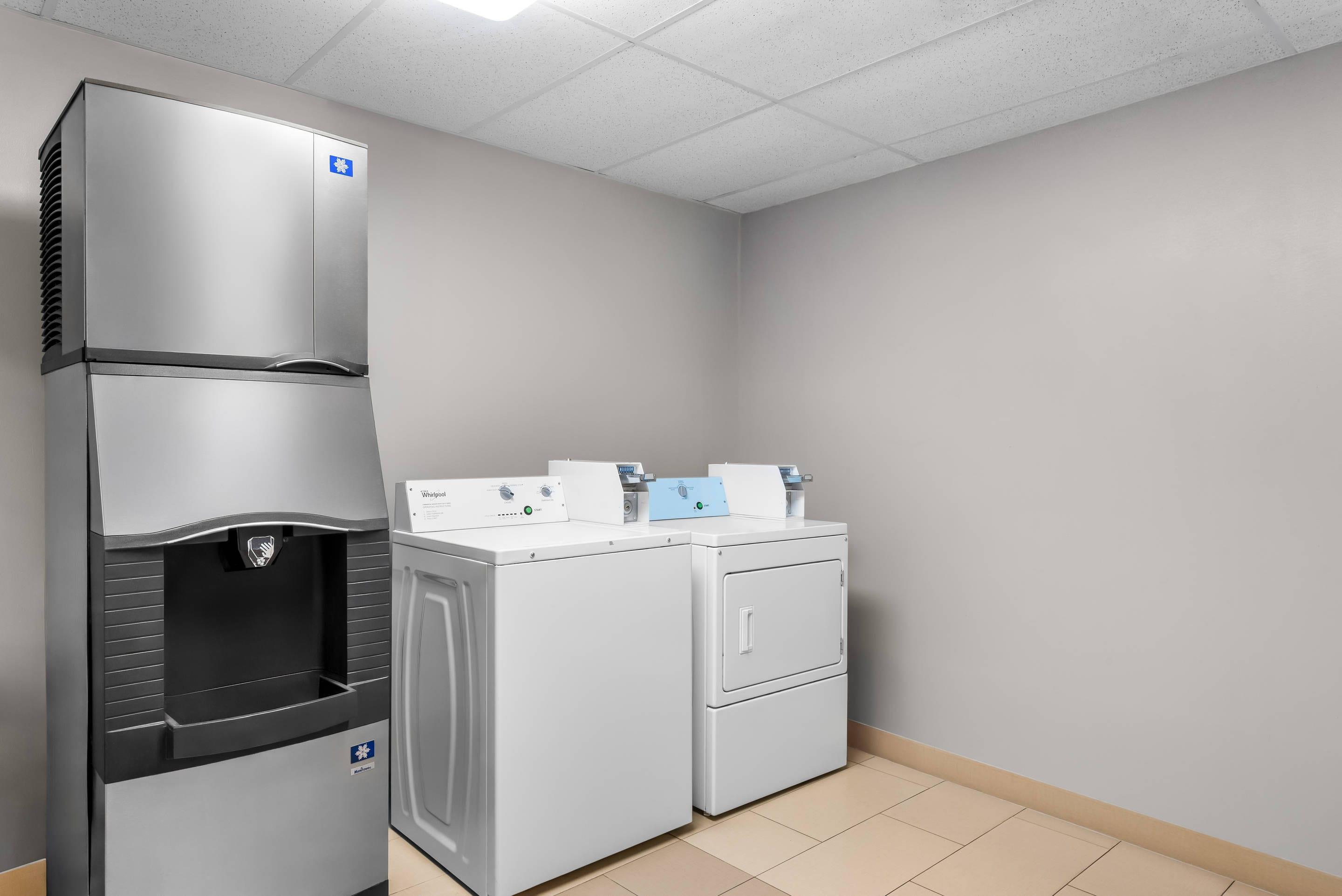 Ice machine | Comfort Suites Waldorf