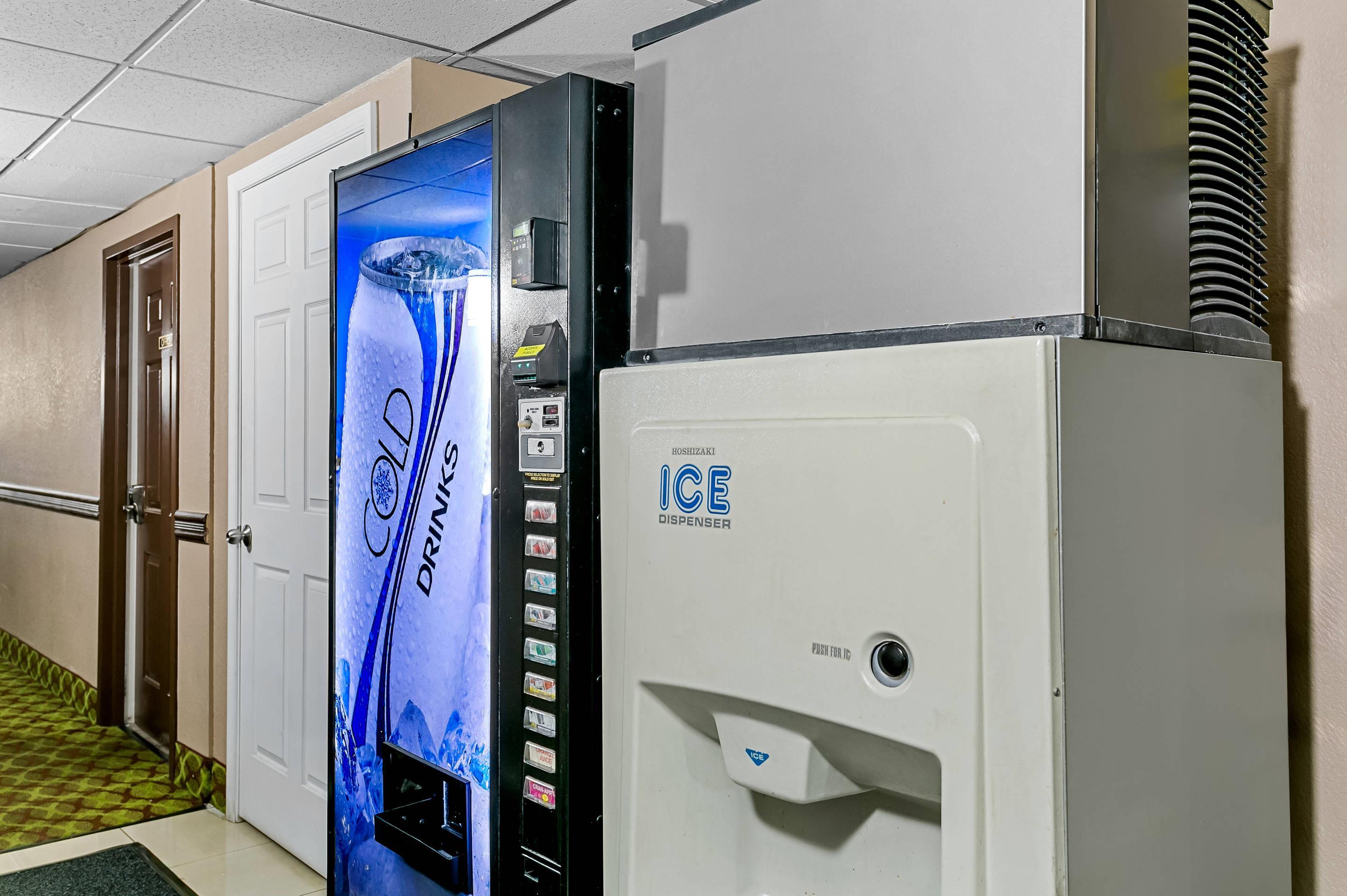 Hotel vending area | Quality Inn Near Ft. Meade