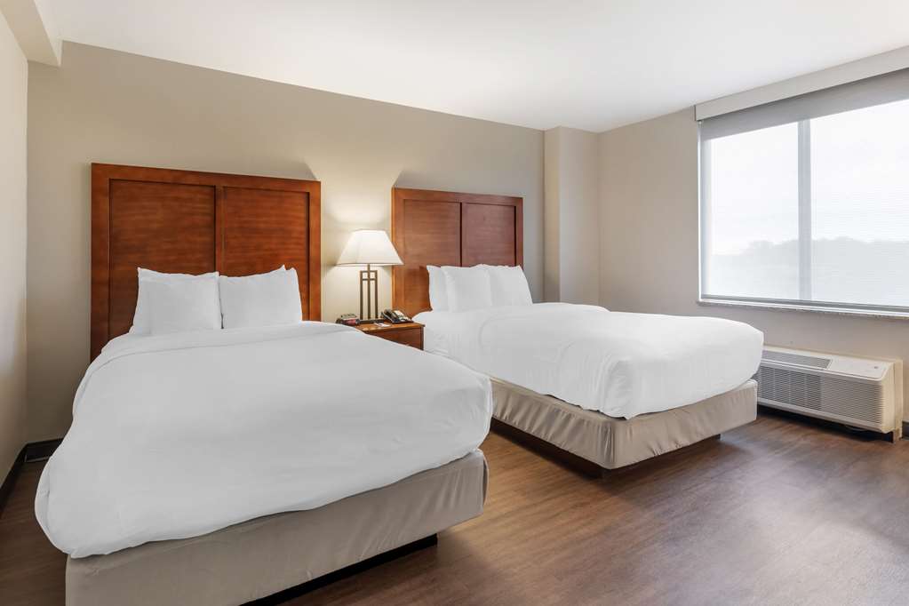 COMFORT INN CONFERENCE CENTER-guestroom-Guest Room,Suite,On-Site.jpg