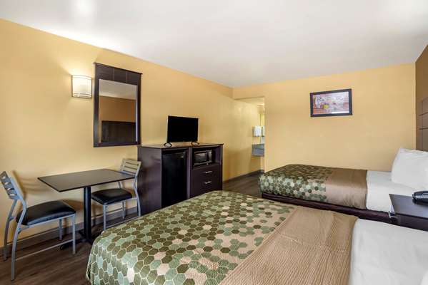  - Econo Lodge Intown Easton