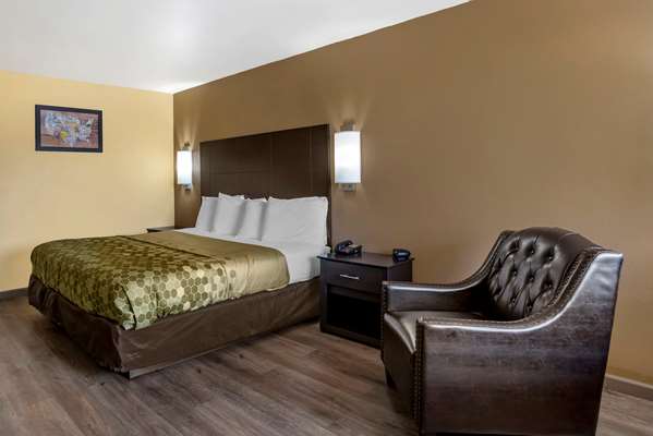  - Econo Lodge Intown Easton