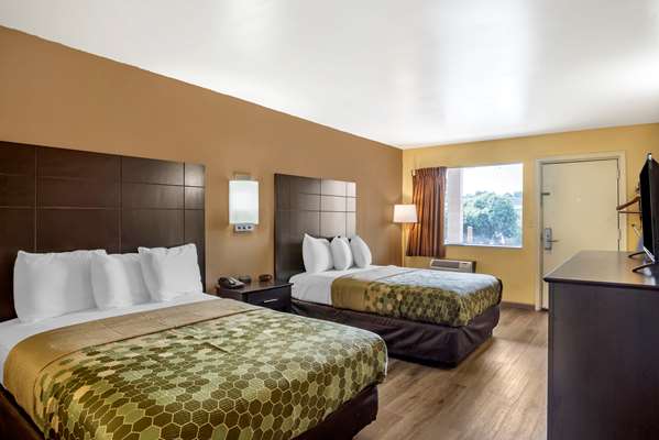  - Econo Lodge Intown Easton