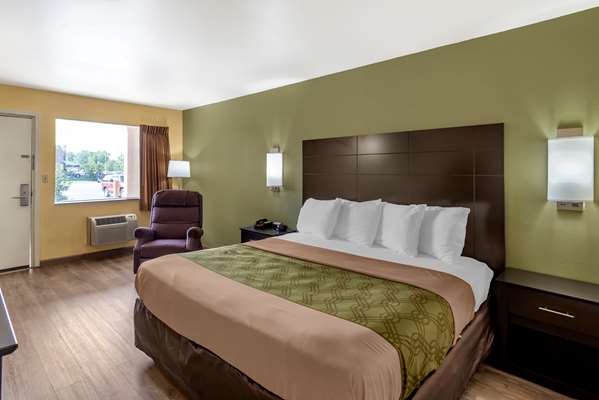  - Econo Lodge Intown Easton