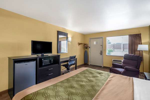  - Econo Lodge Intown Easton