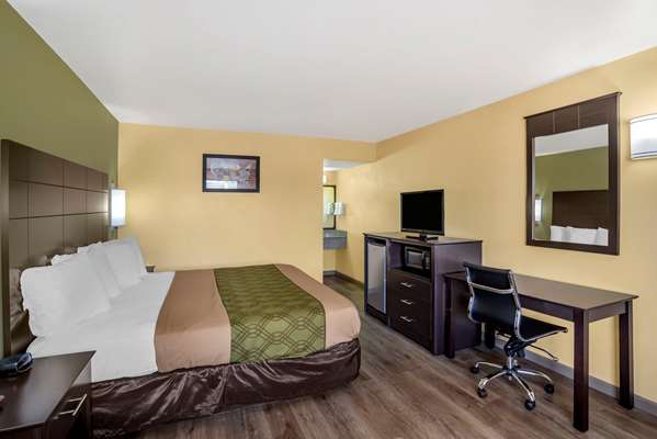  - Econo Lodge Intown Easton