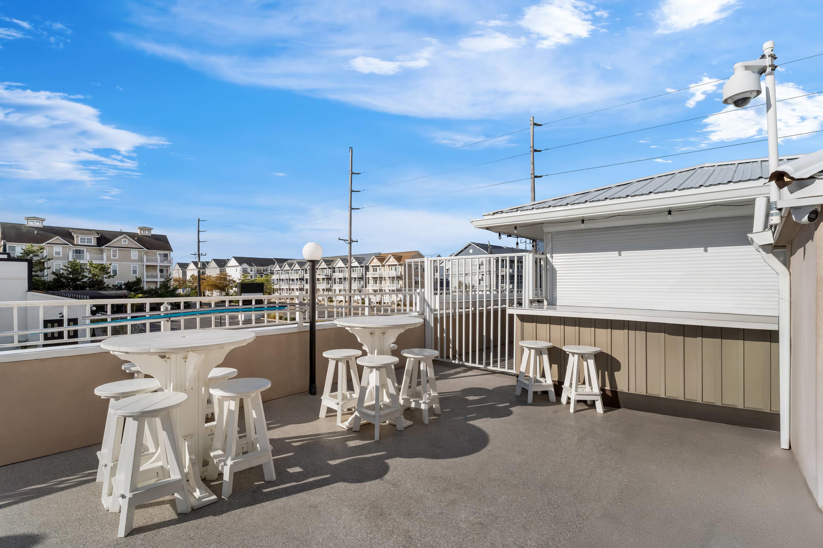 Hotel patio | Quality Inn & Suites Ocean City Fenwick