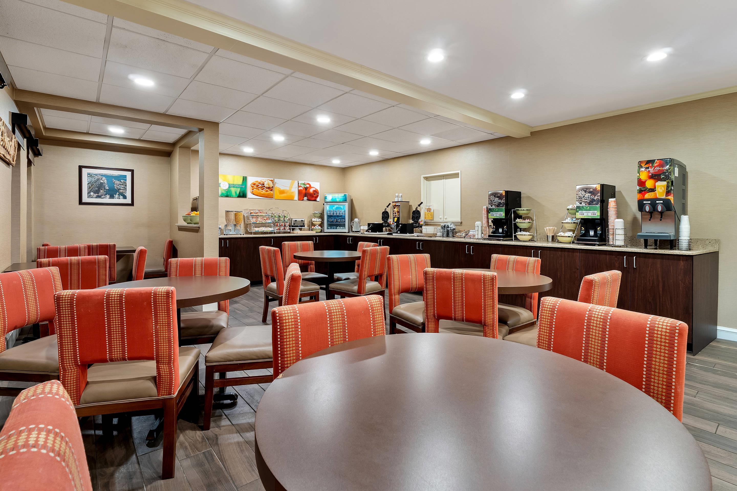 Breakfast area | Quality Inn & Suites Ocean City Fenwick