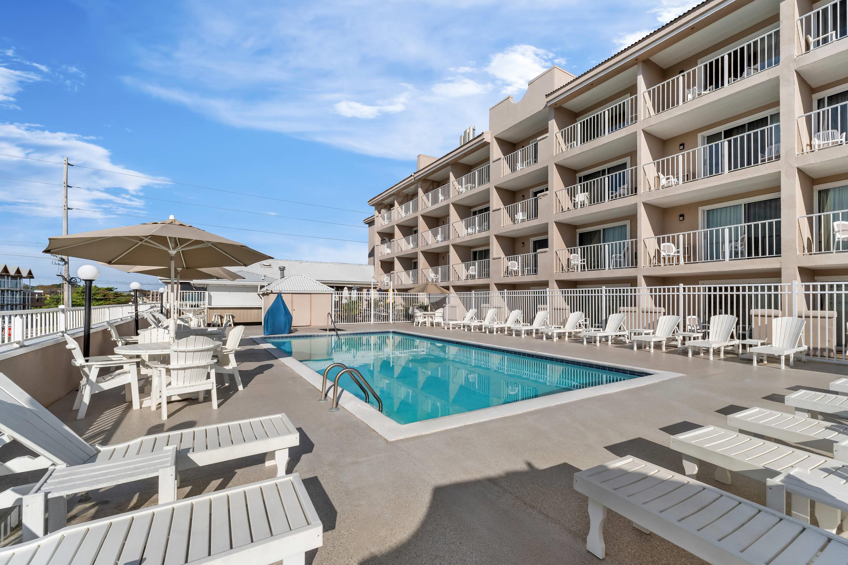 Outdoor pool | Quality Inn & Suites Ocean City Fenwick