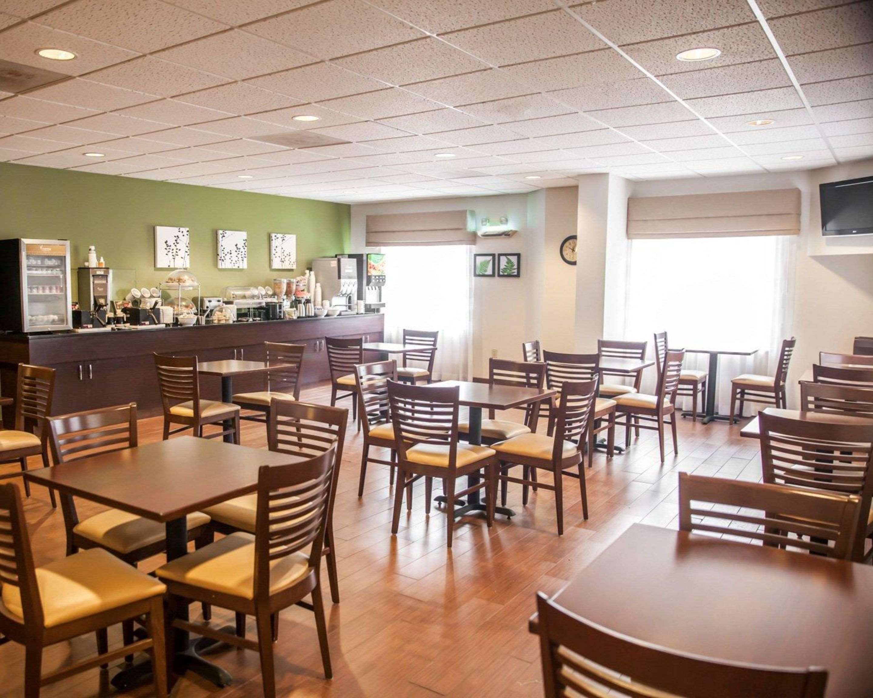 Spacious breakfast area | Sleep Inn & Suites