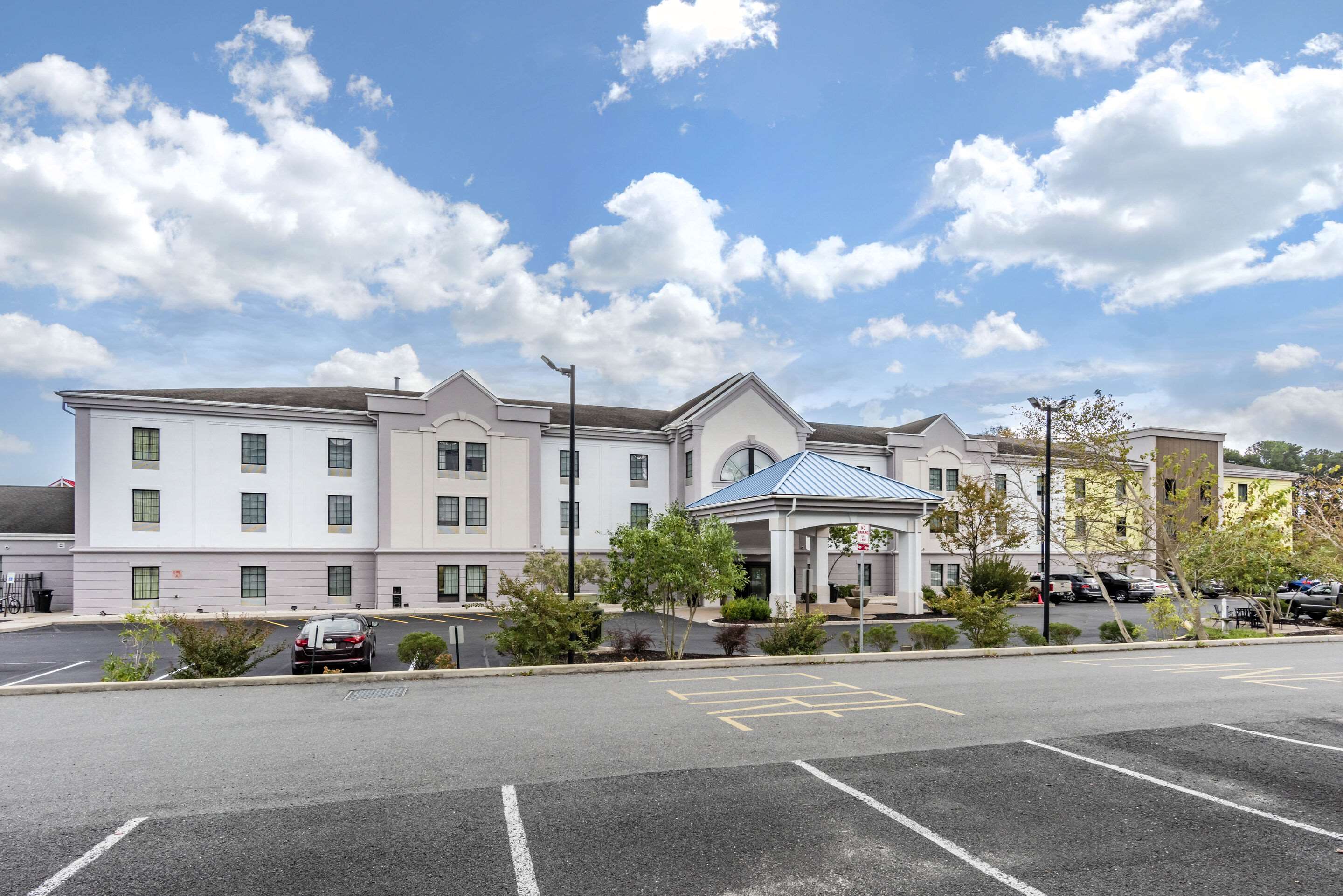 Hotel exterior | Comfort Suites Ocean City West