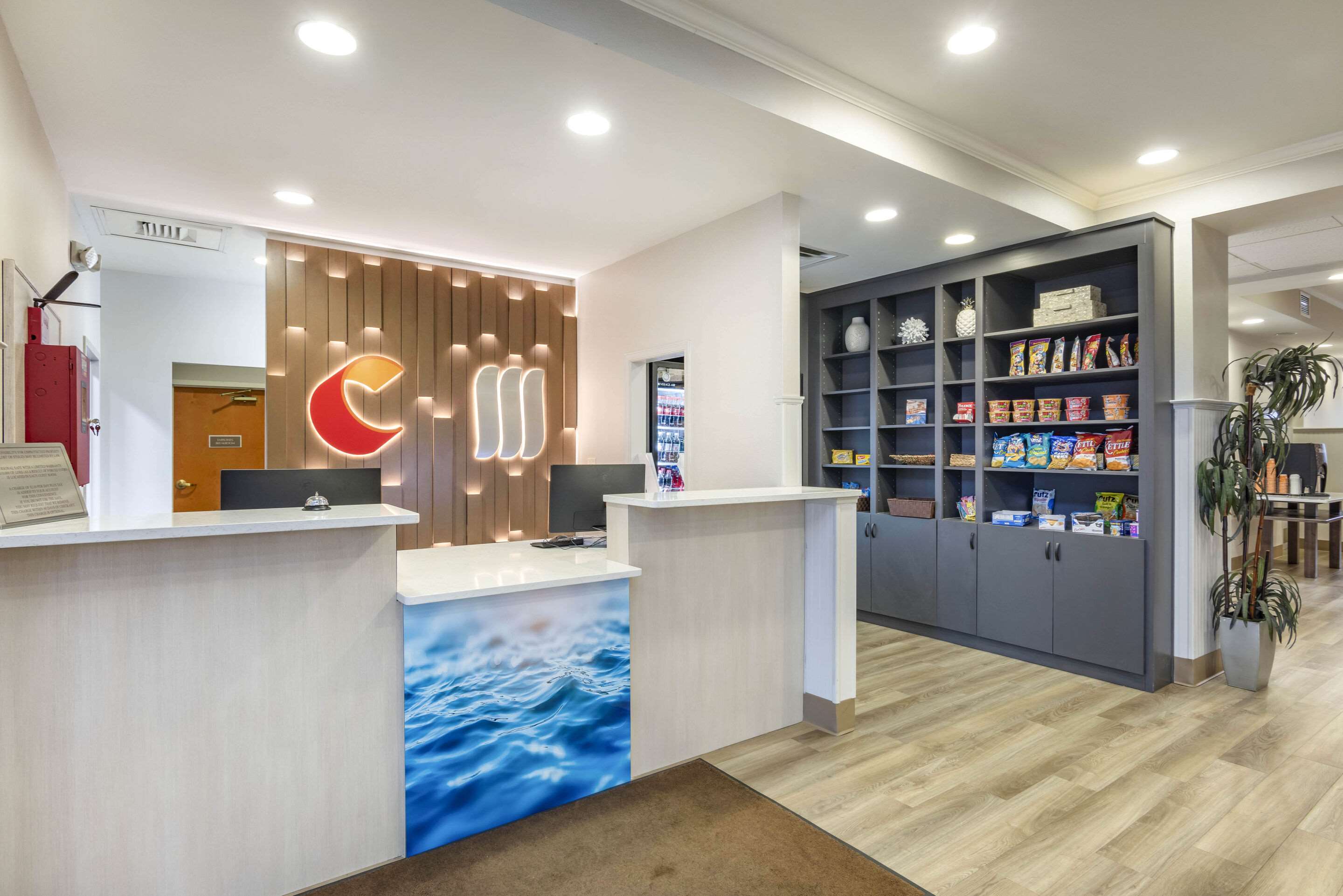 Front desk | Comfort Suites Ocean City West