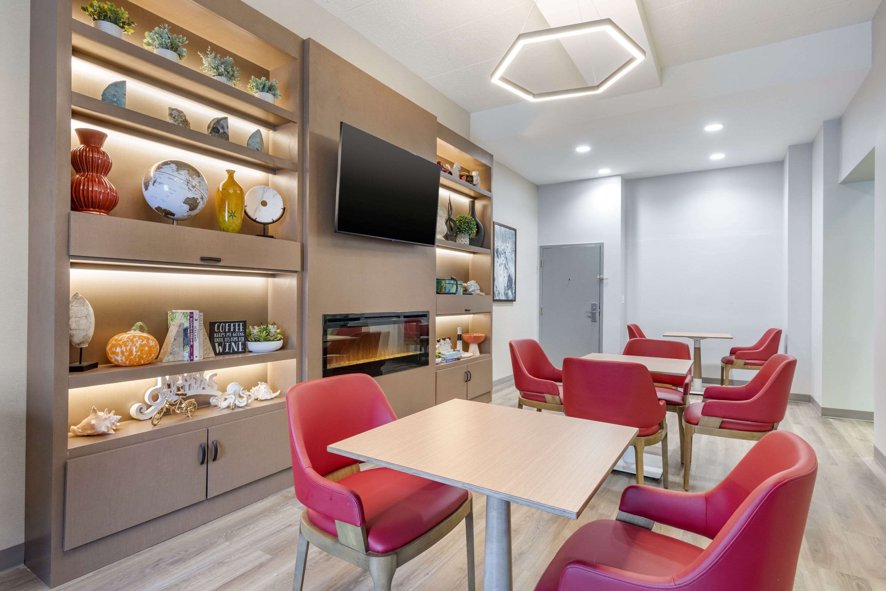 Breakfast area | Comfort Suites Ocean City West